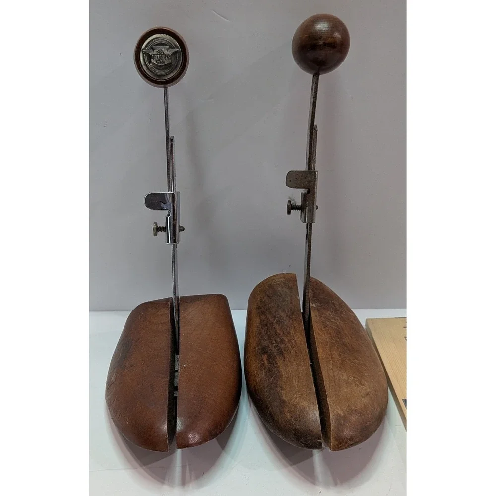 Florsheim Shoe Trees Mens OS Brown Fair Vintage Wood Metal Adjustable Pair